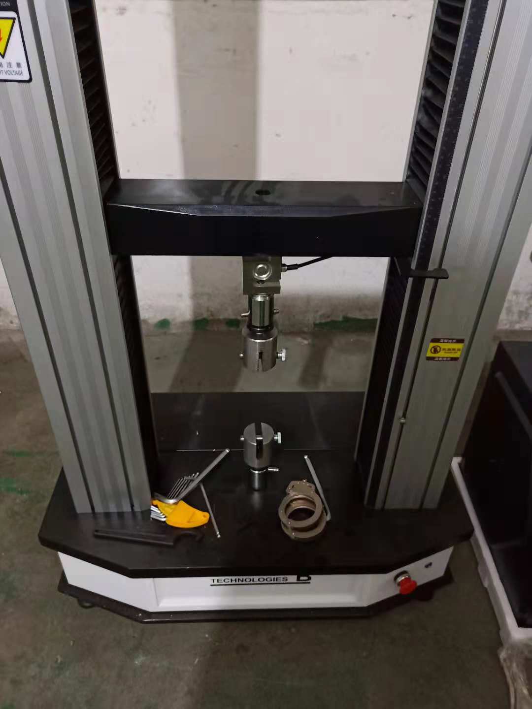 萬能材料試驗(yàn)機(jī)誤差處理方法